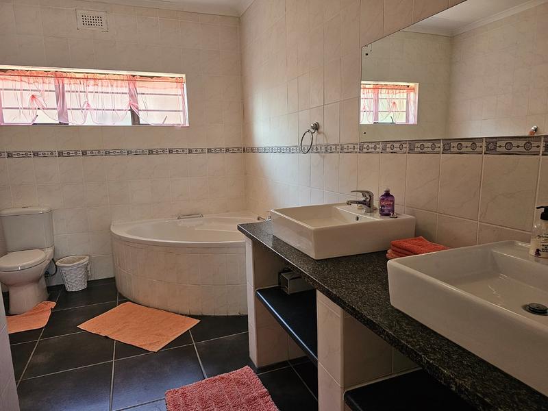 3 Bedroom Property for Sale in Da Nova Western Cape